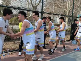 实力碰撞，竞技场上的豪情对话的简单介绍