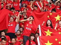 德赢游戏官网-包含国内足球赛事吸引众多球迷关注，谁能笑到最后？的词条