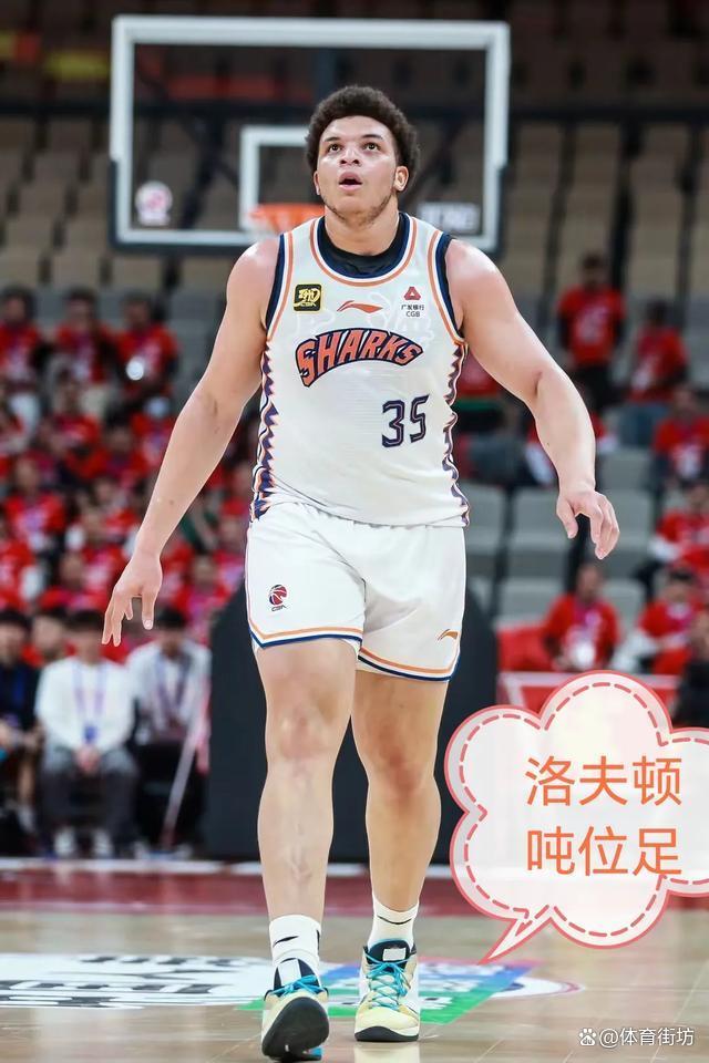 中场大将复出，球队实力再添一员